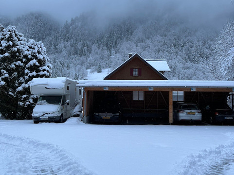豪斯泽利公寓酒店主图