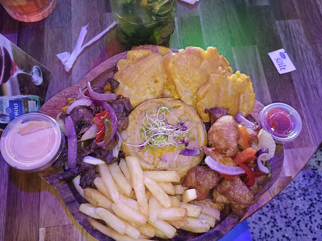 La Papa Sabrosa Bar & Grill