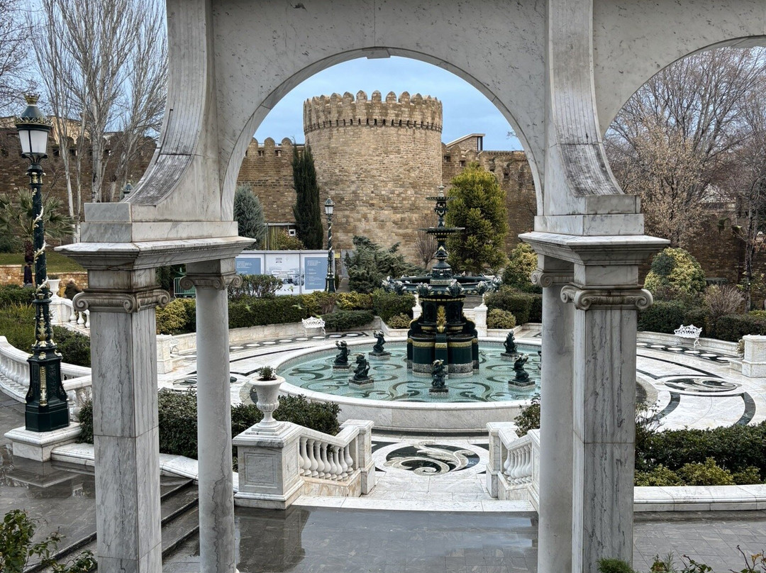 Philharmonic Fountain-巴库必去景点
