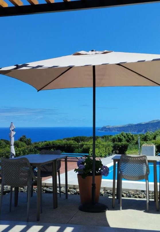 Refúgio Dos Capelinhos Villa And Suites