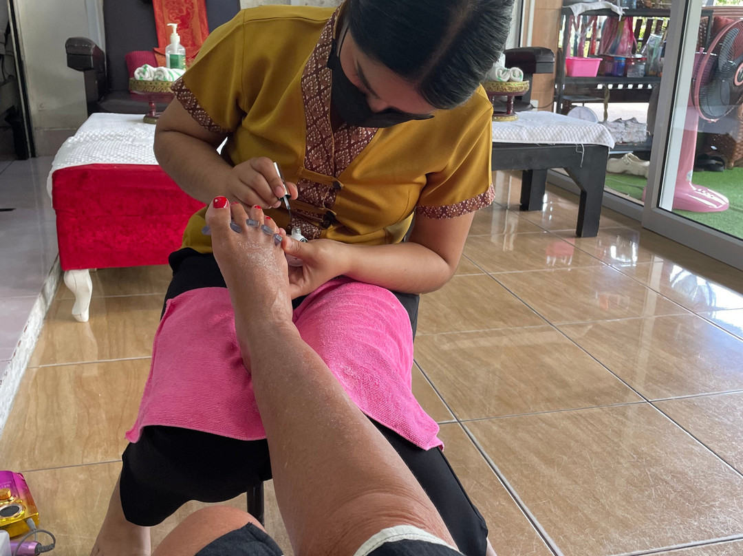 B. Massage & Nails Khao-lak景点图片