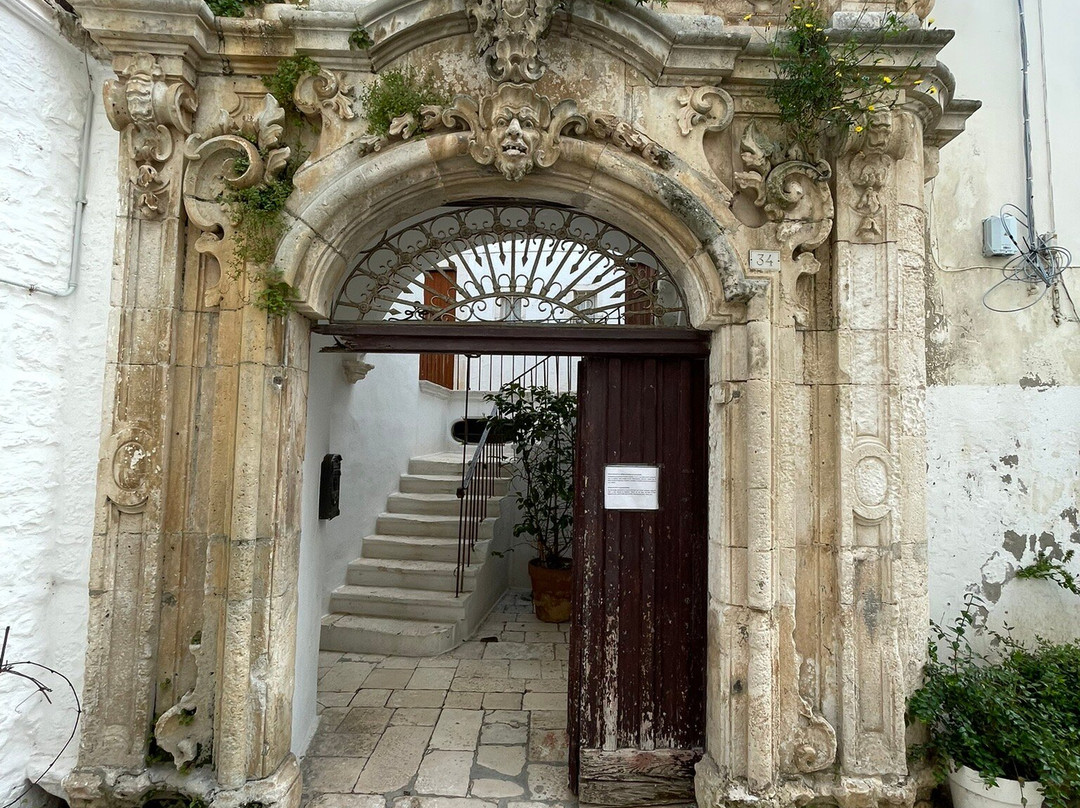 Palazzo Morelli-洛科罗通多必去景点