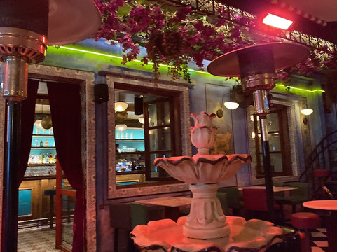 Amantes Amentes "Fine Drinking Culture"