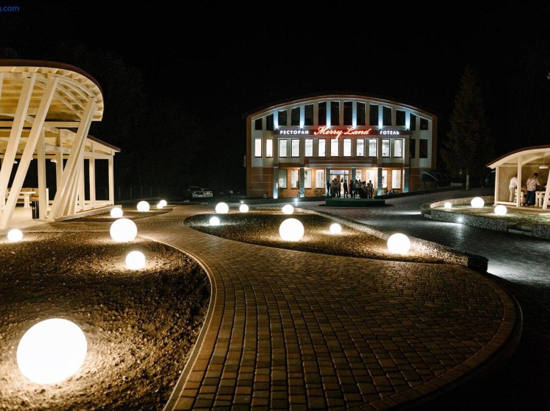 Hotel Merry Land
