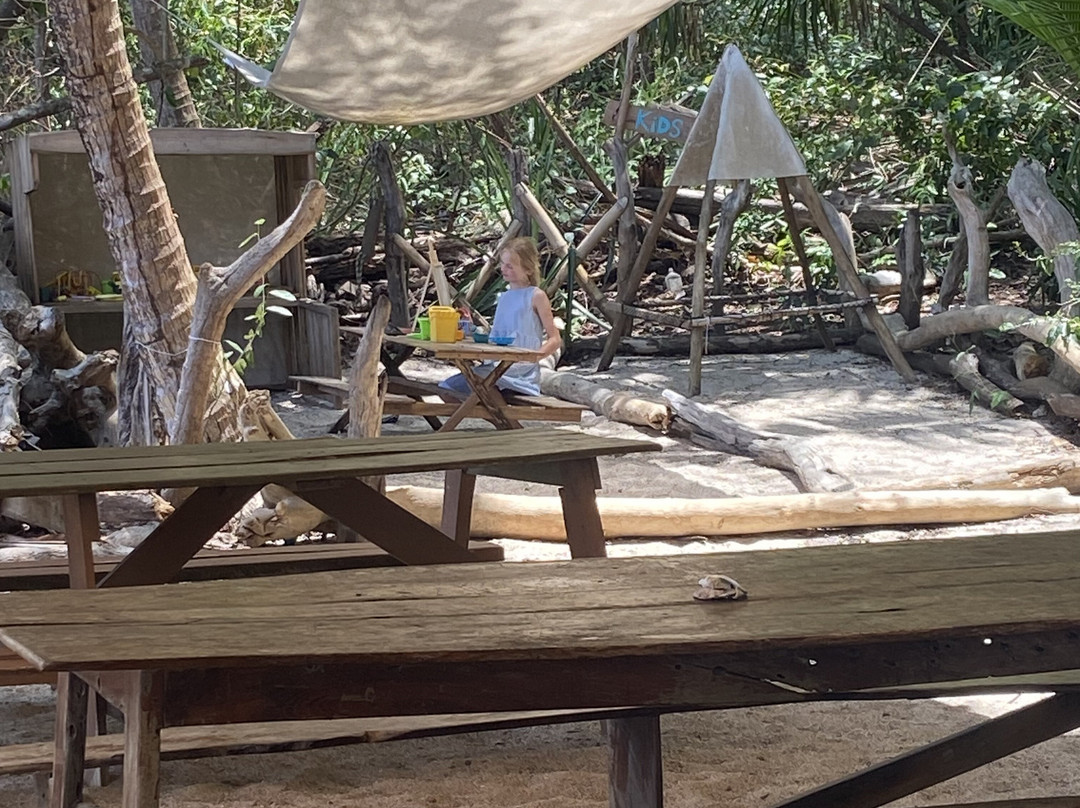 Los Vivos Beachfront-鼓城必去景点