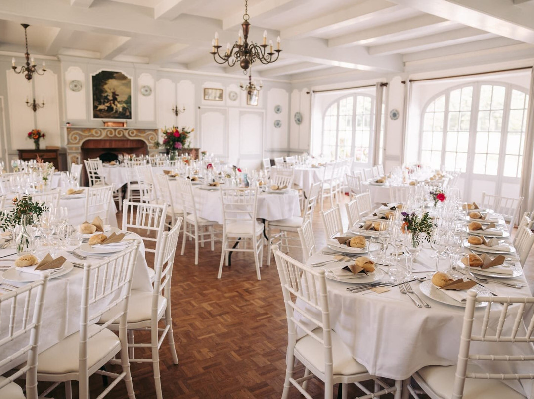 马努杜斯唐酒店主图