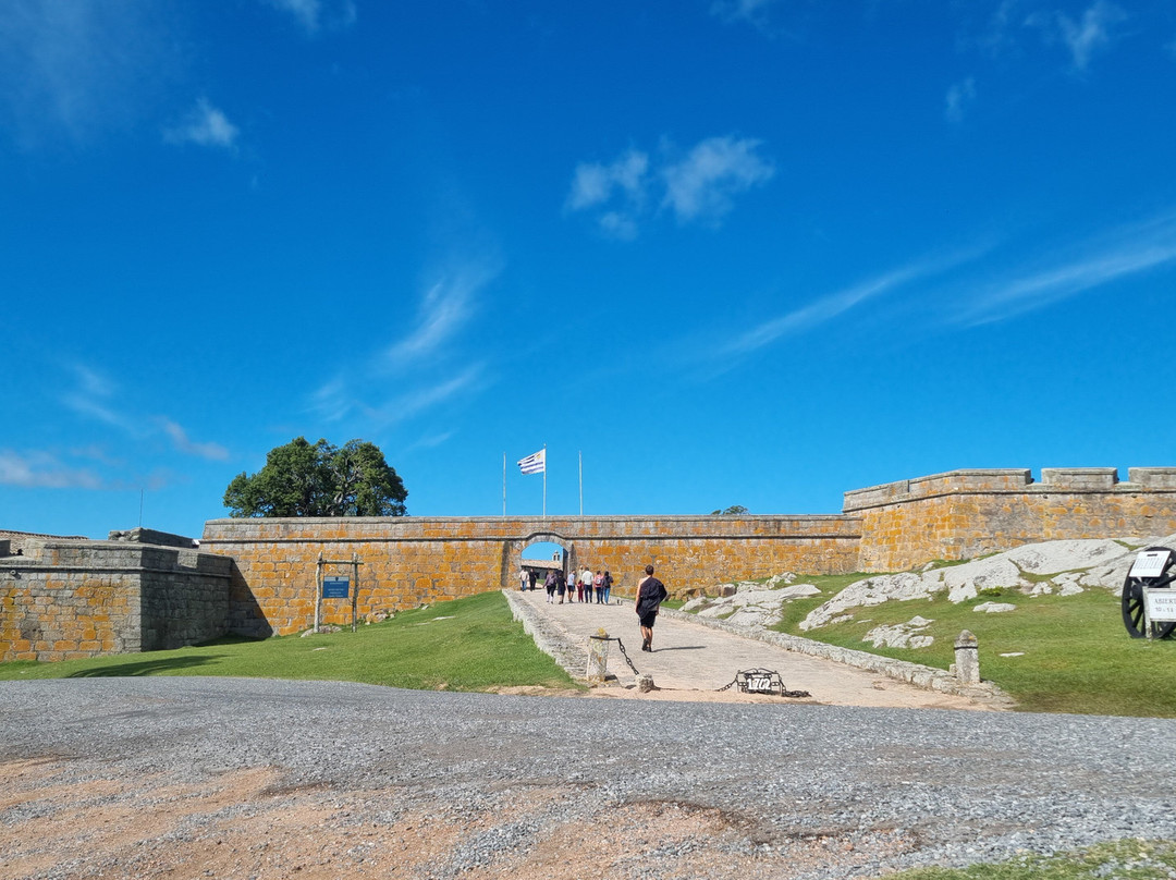 Playa De Punta Del Diablo-Rocha必去景点