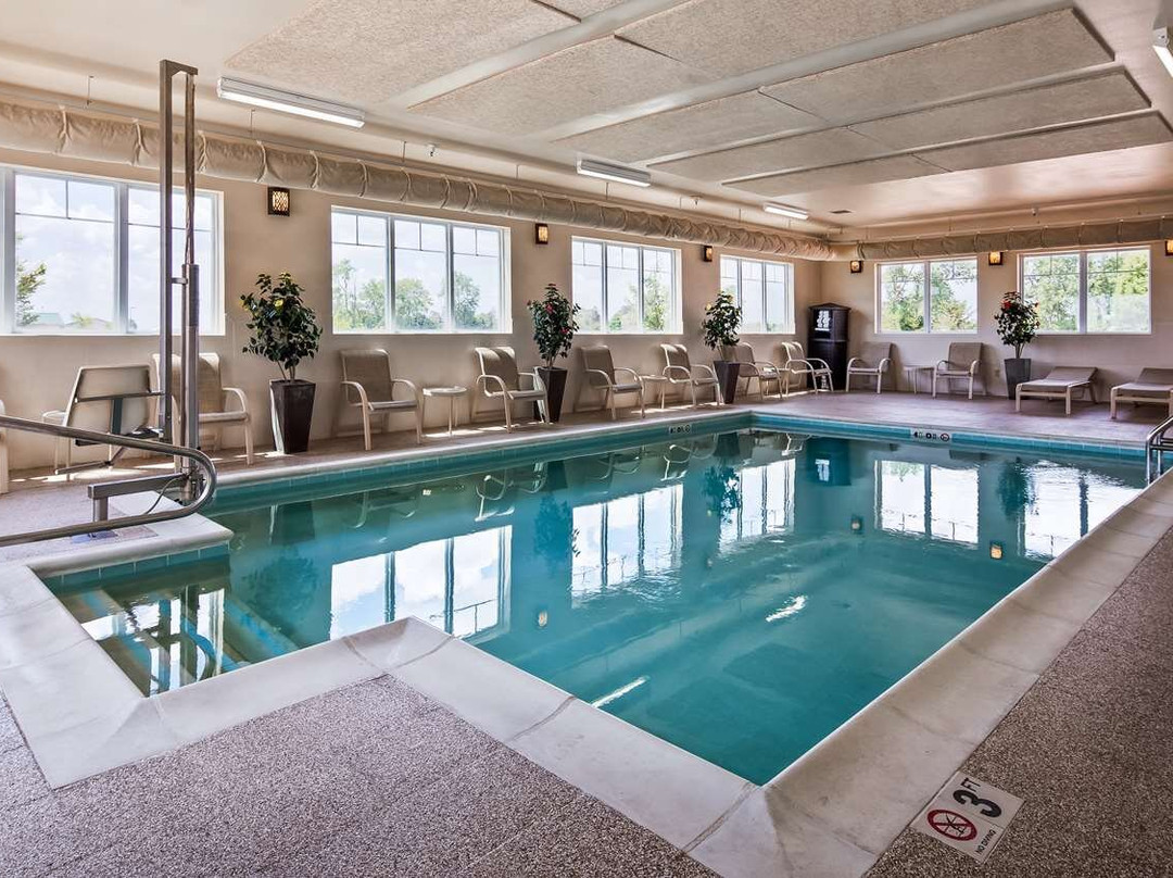 Green Mill Village Hotel & Suites, BW Signature Collection主图