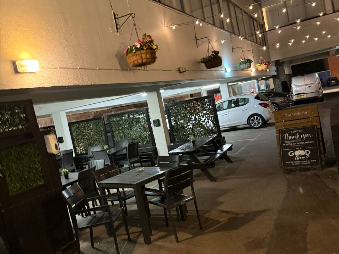 白鹿酒店主图