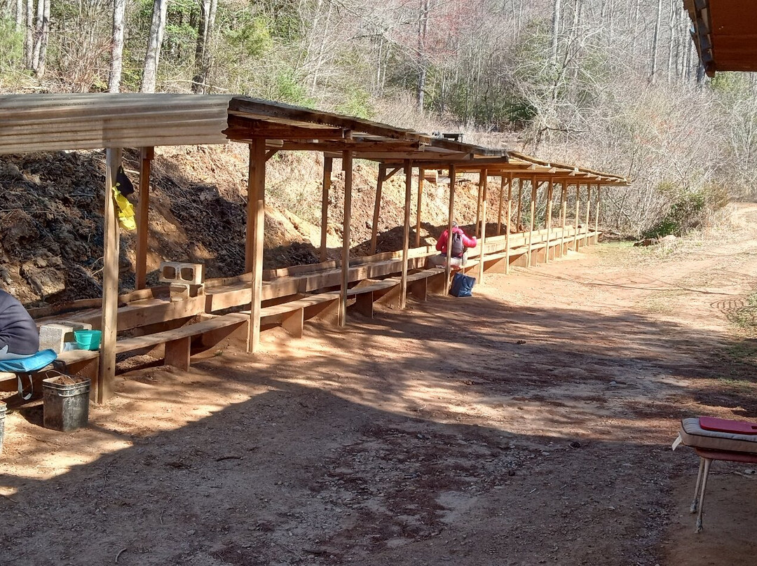 Cowee Gift Shop & Mason Mountain Mine景点图片