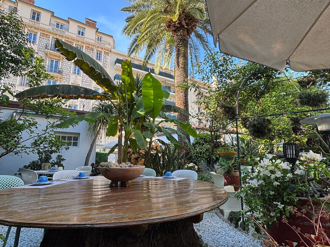 玫瑰别墅酒店主图