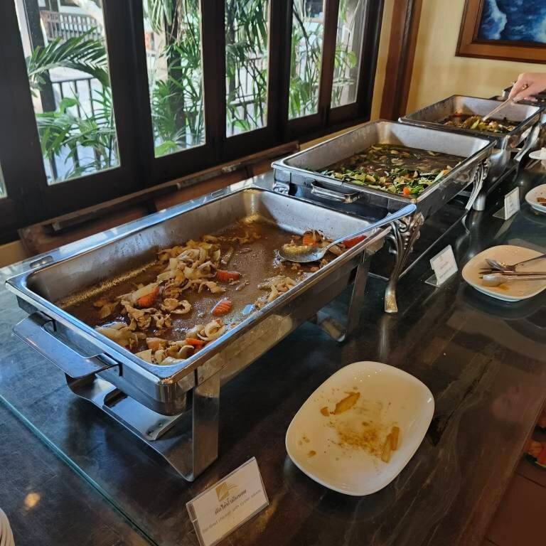芭特尼海滩度假酒店主图