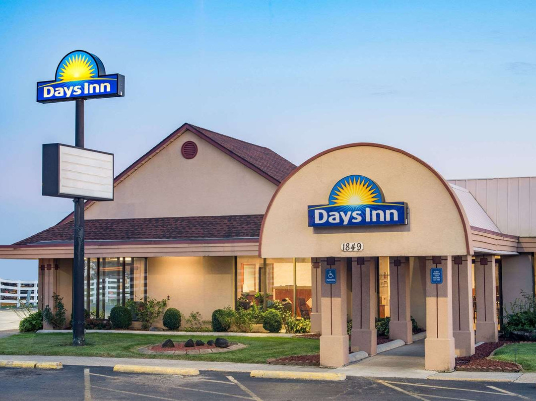 Days Inn by Wyndham Grove City Columbus South
