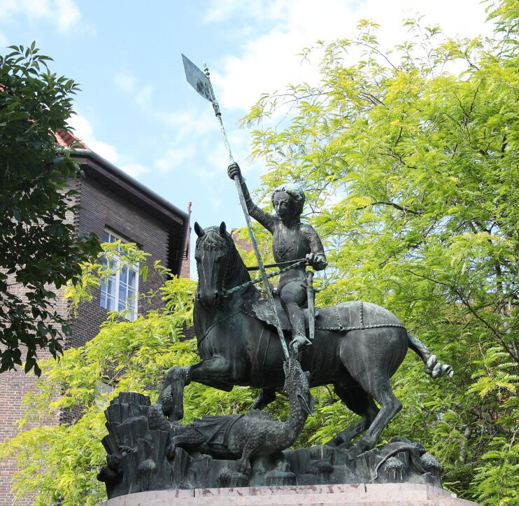 Statue of St George and the Dragon-塞格德必去景点