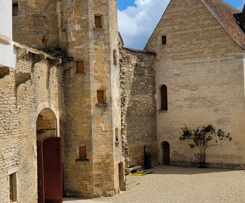 Chateau de Châteauneuf-en-Auxois-Chateauneuf必去景点