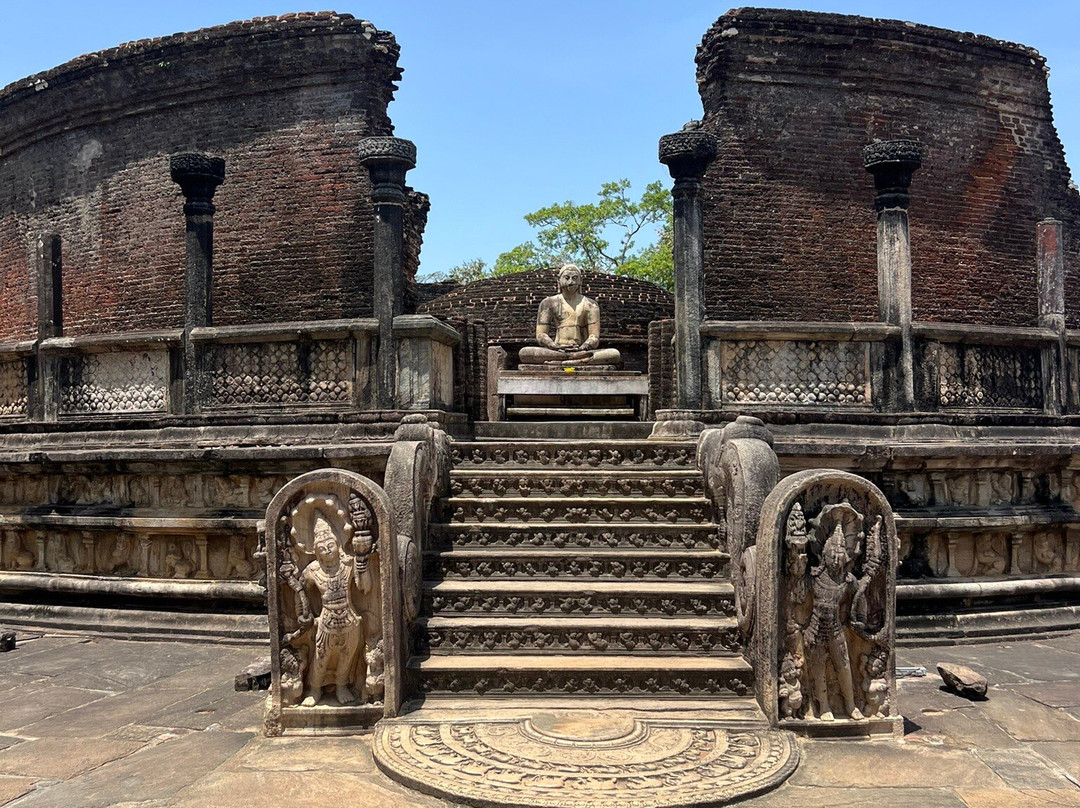 Dinesh Liyanage-波隆纳鲁瓦必去景点