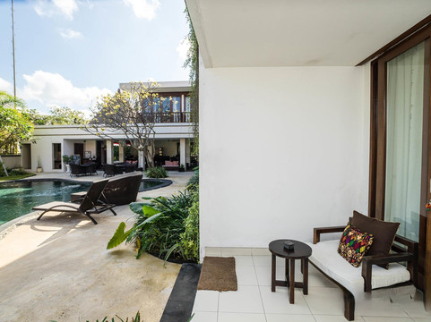 巴厘岛戴安娜别墅酒店主图