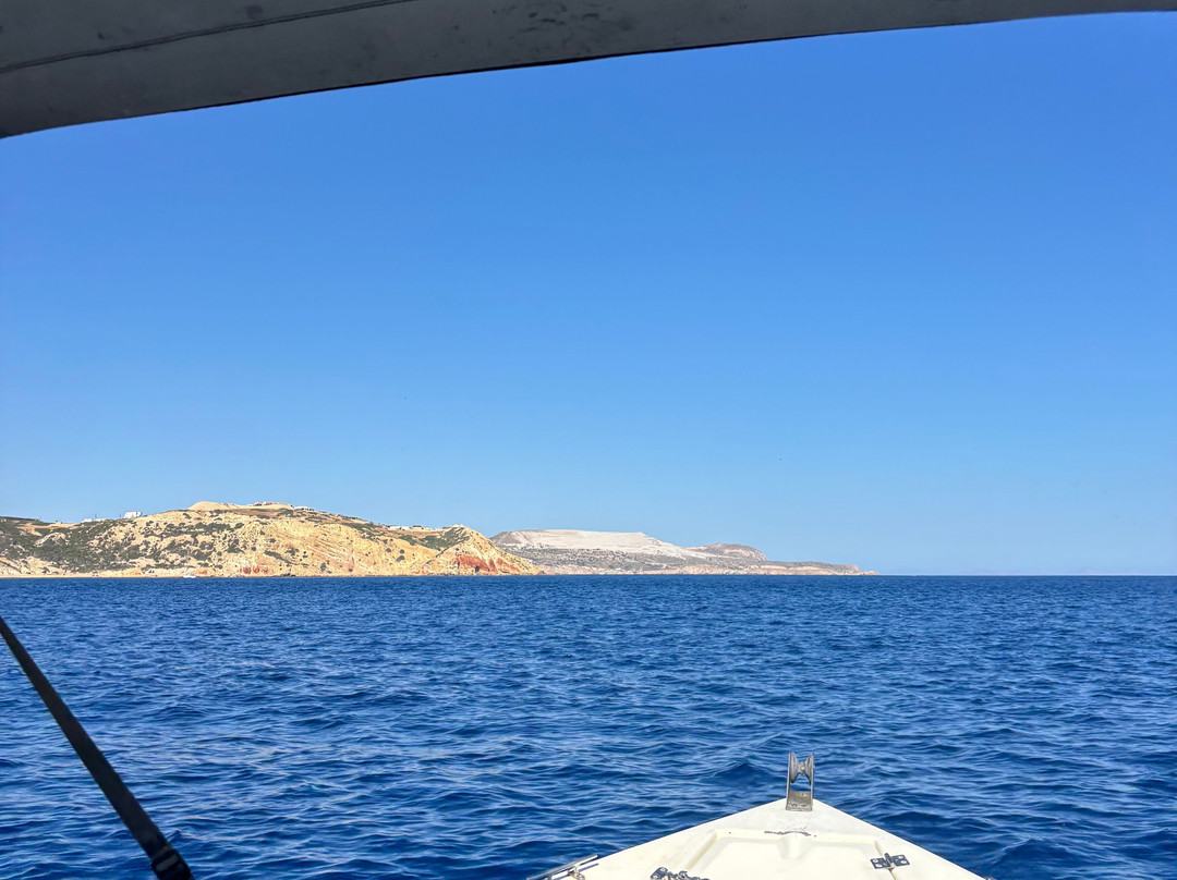 Rent Boat Milos-Adamas必去景点