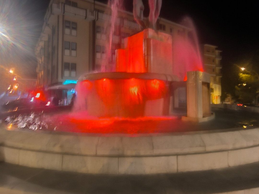 Fontana Luminosa-拉奎拉必去景点