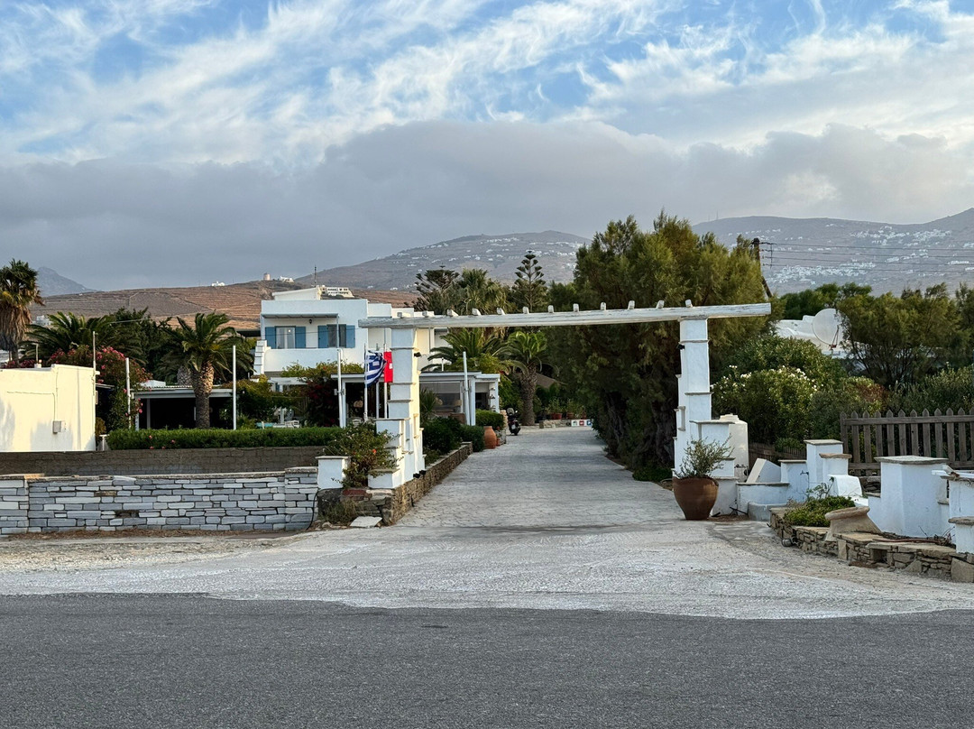 Golden Beach Studios & Suites主图