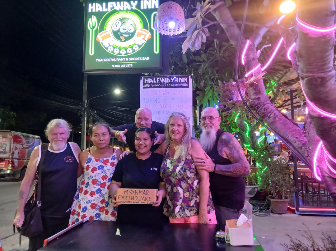 Halfway Inn - Hua Hin