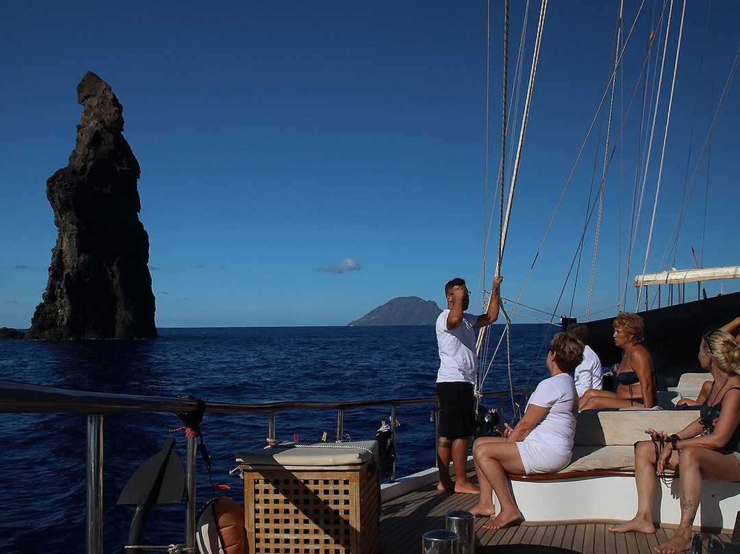 Sciara Sea Charter Crociere in Caicco-利帕里必去景点