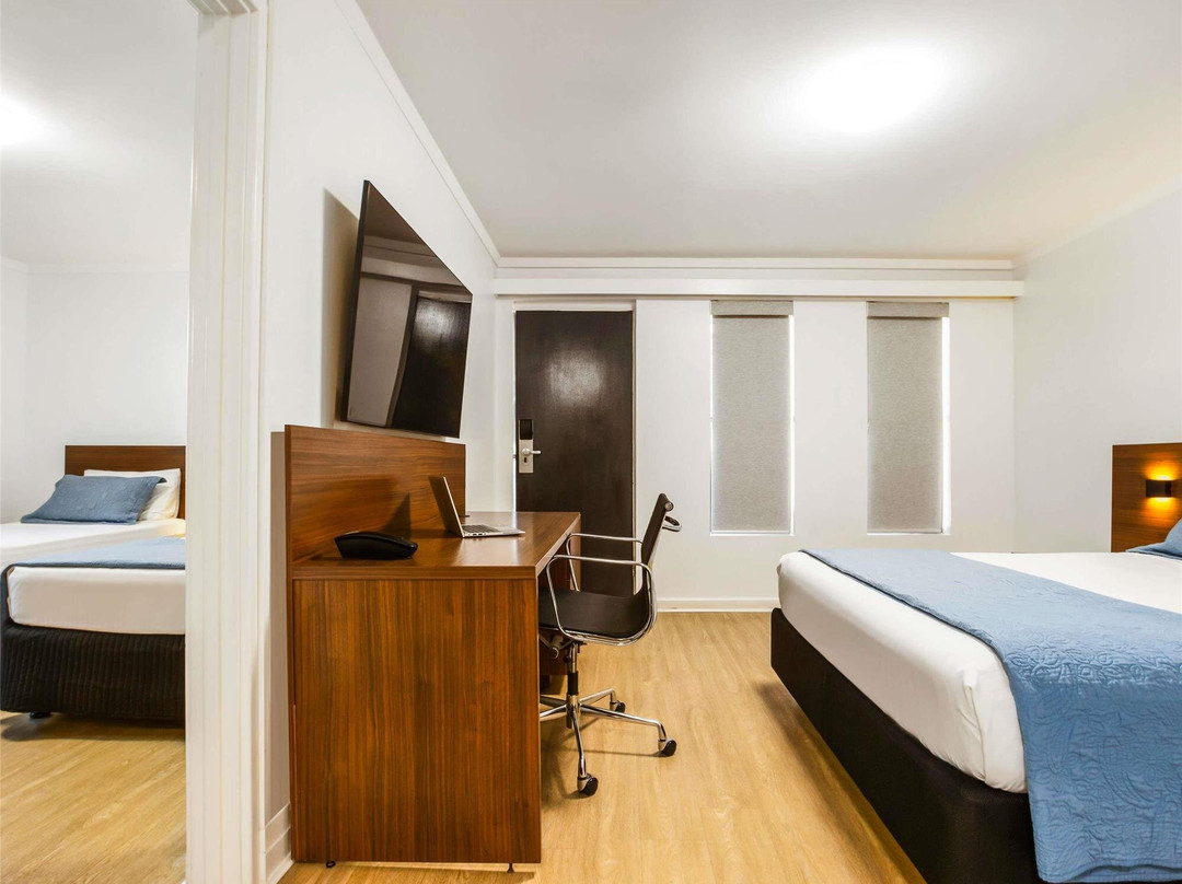 宜必思尚品卡拉萨酒店主图