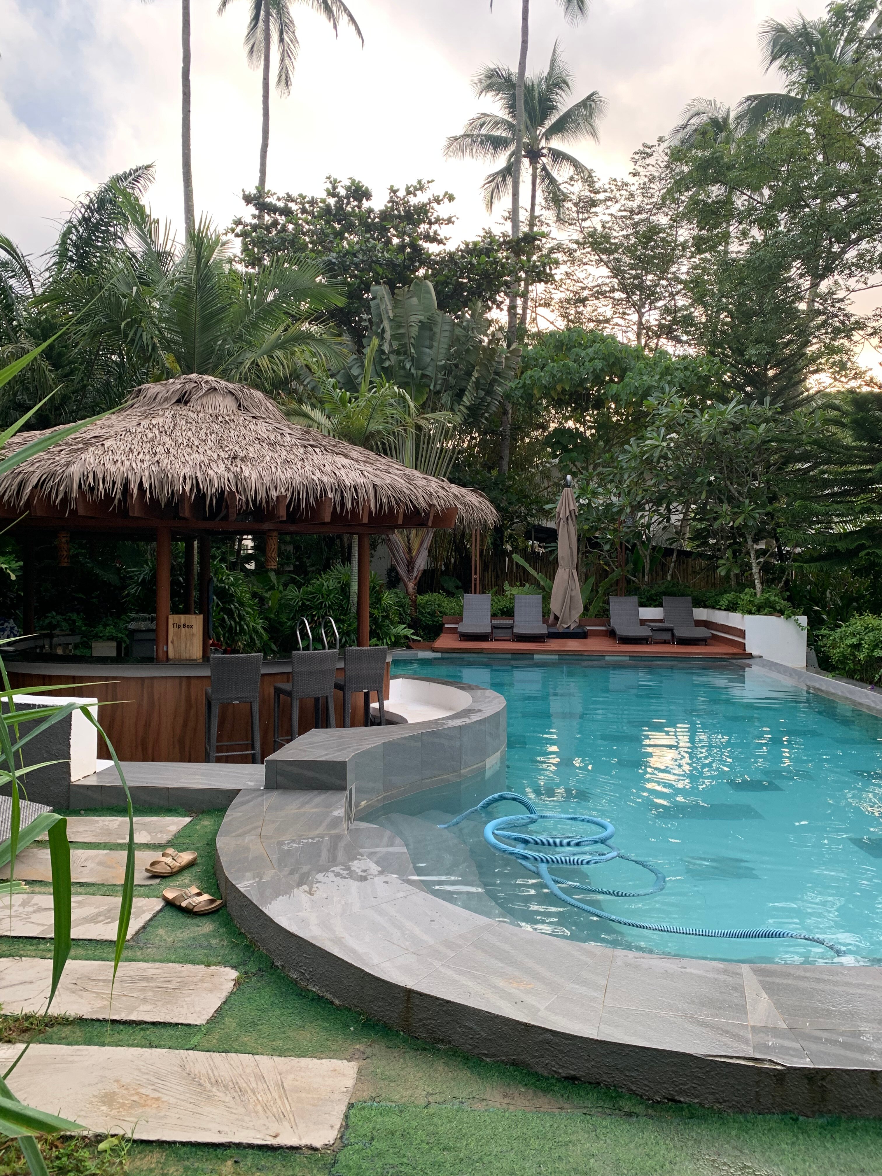 Nacpan Beach Glamping-泳池