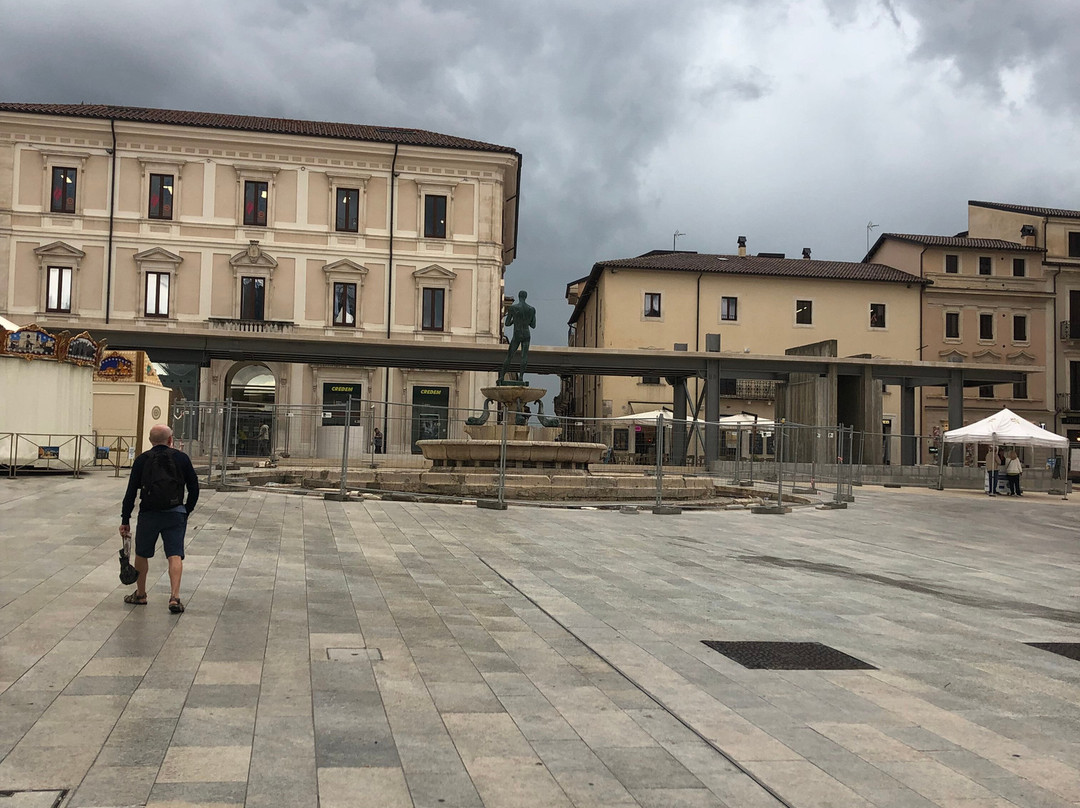 Piazza del Duomo-拉奎拉必去景点