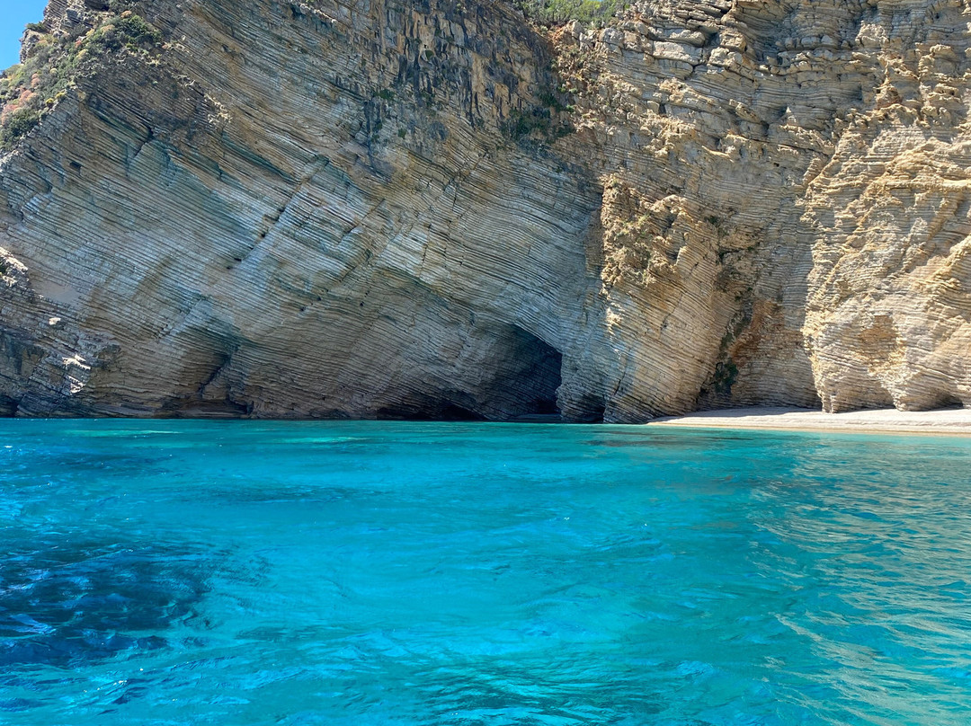 Triton Marine Tours-Paleokastritsa必去景点