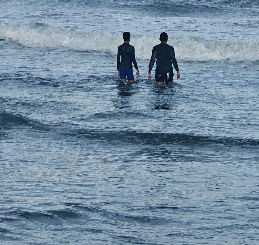 Mumu Surf School-玛玛拉普蓝必去景点