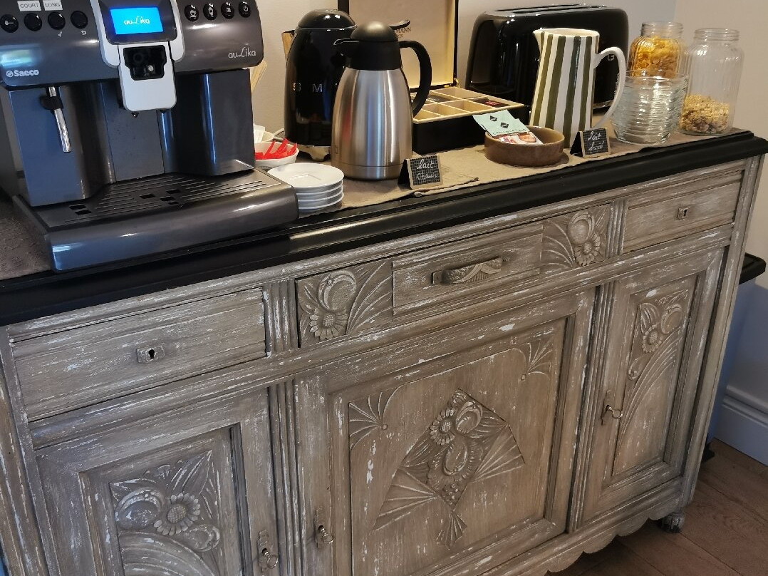 查特利尔酒店主图