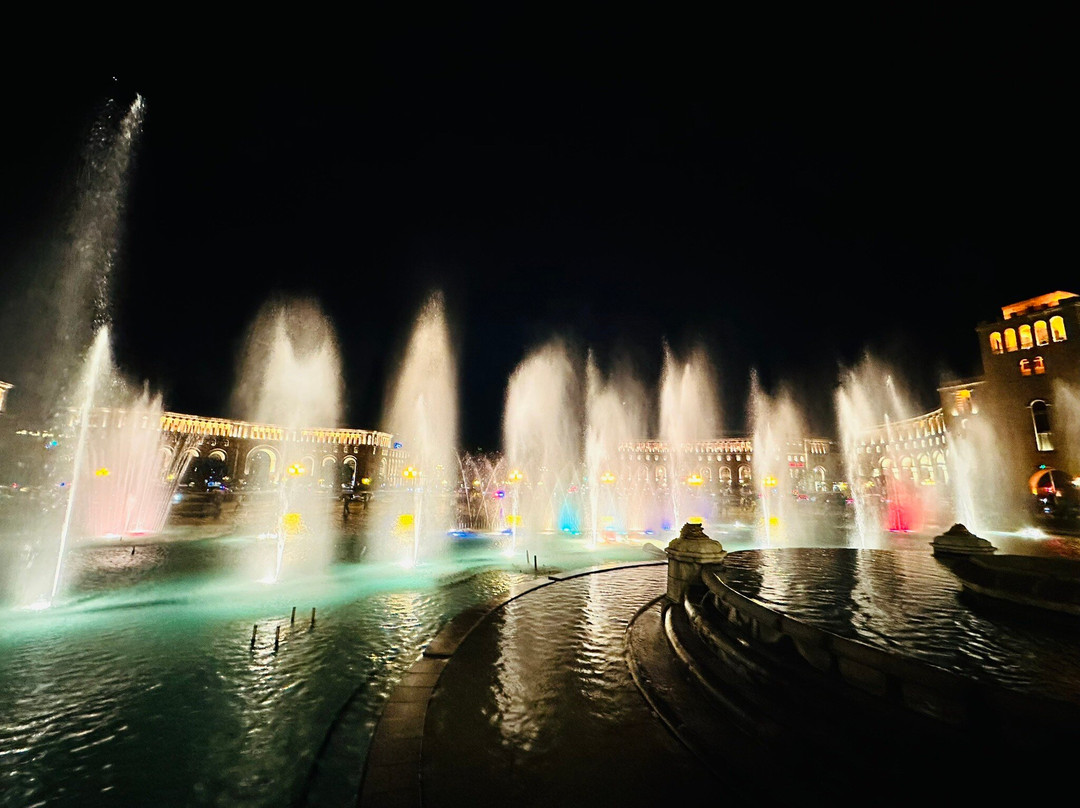 Dancing Fountains-埃里温必去景点