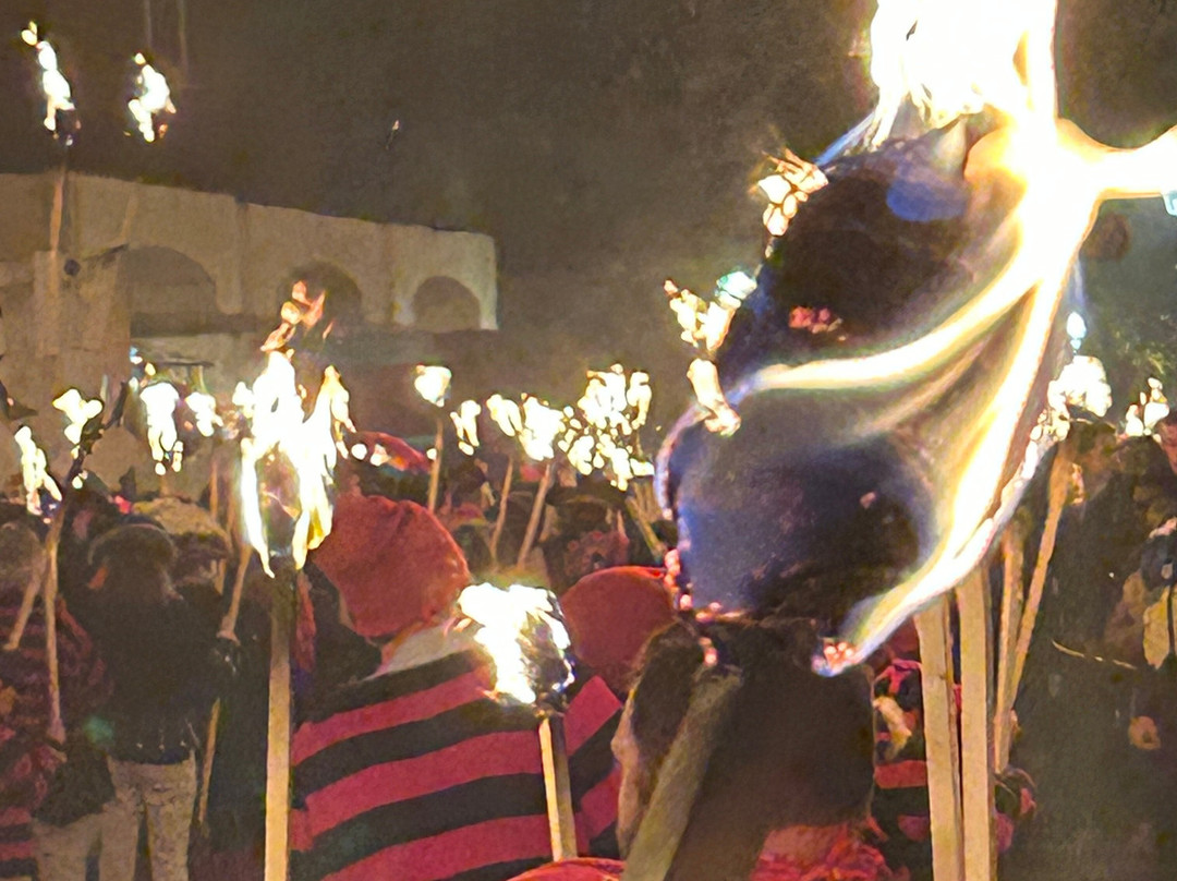 刘易斯篝火之夜-刘易斯必去景点