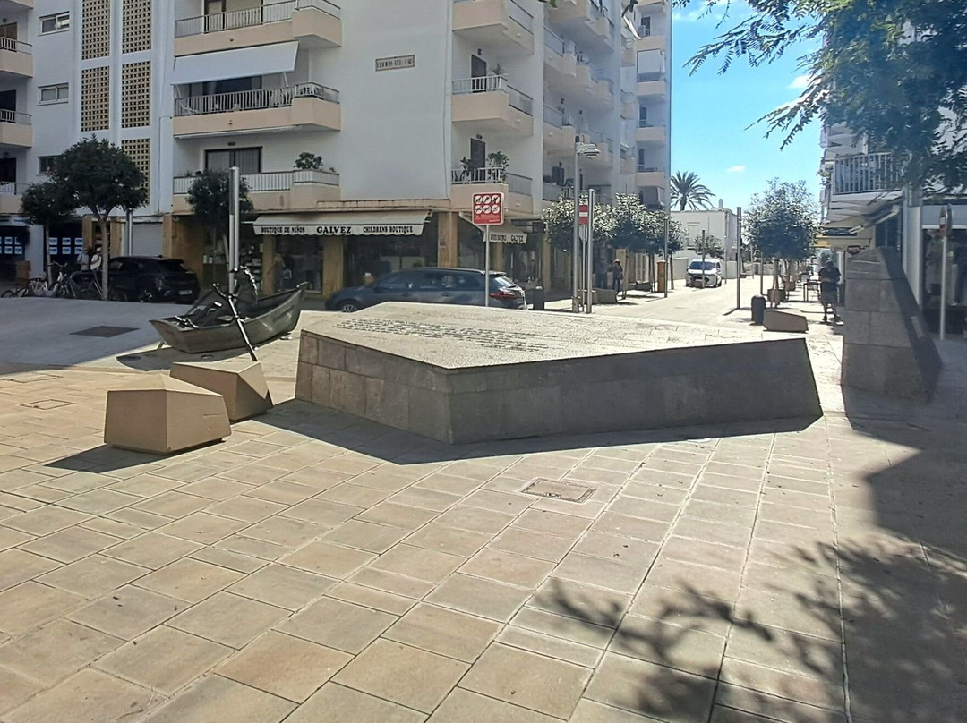 Mercadillo Paseo S'alamera-圣欧拉利娅尔德里奥必去景点