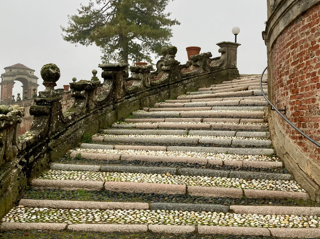 Castello Di Chignolo Po-Chignolo Po必去景点