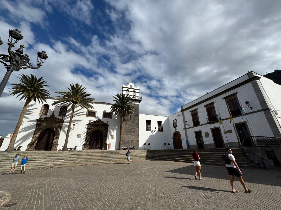 Carhola Tenerife Airport Transfers