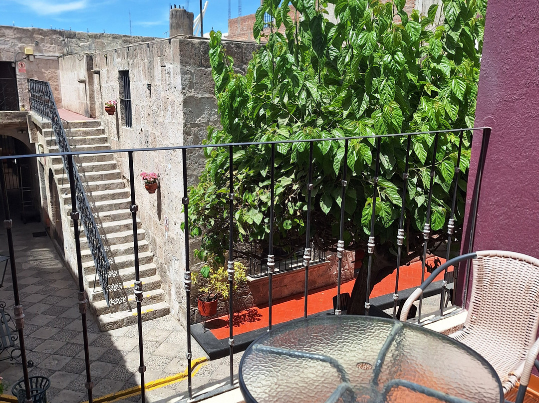 Los Tambos - Colonial主图