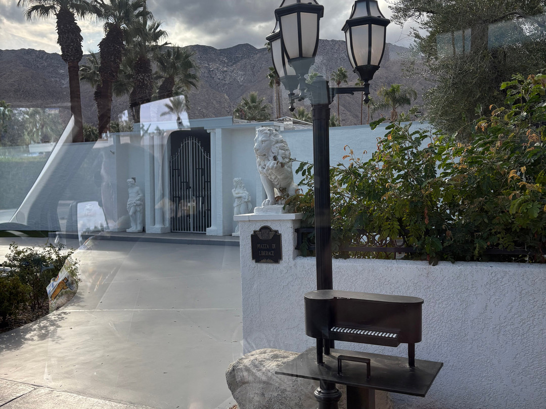 Palm Springs Celebrity Tours-大教堂城必去景点