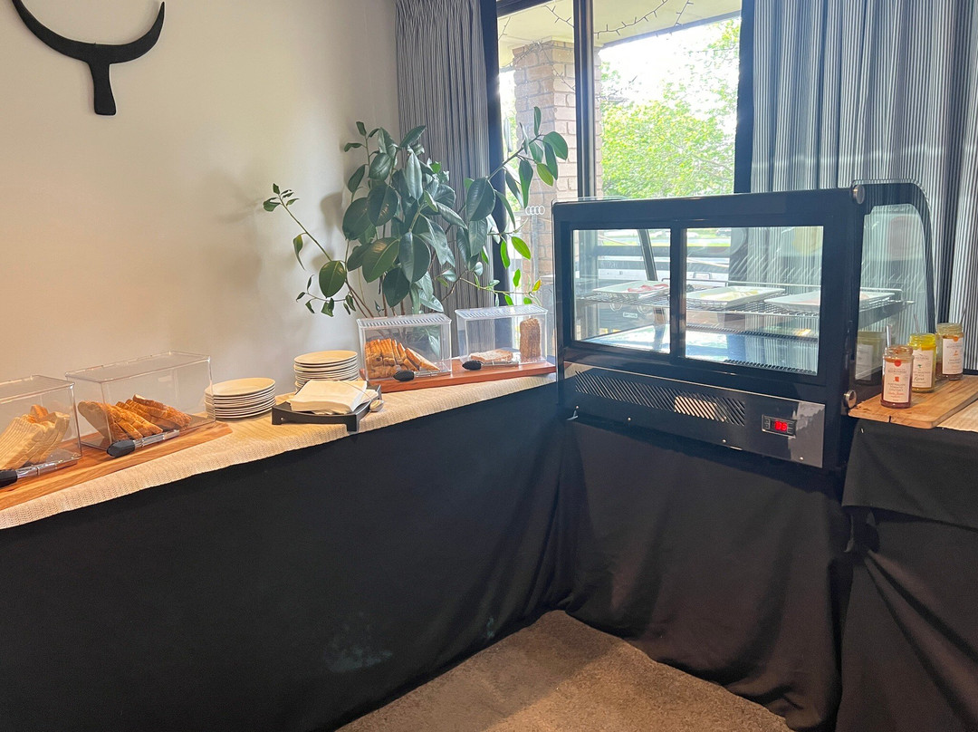 Black Bull Motel主图