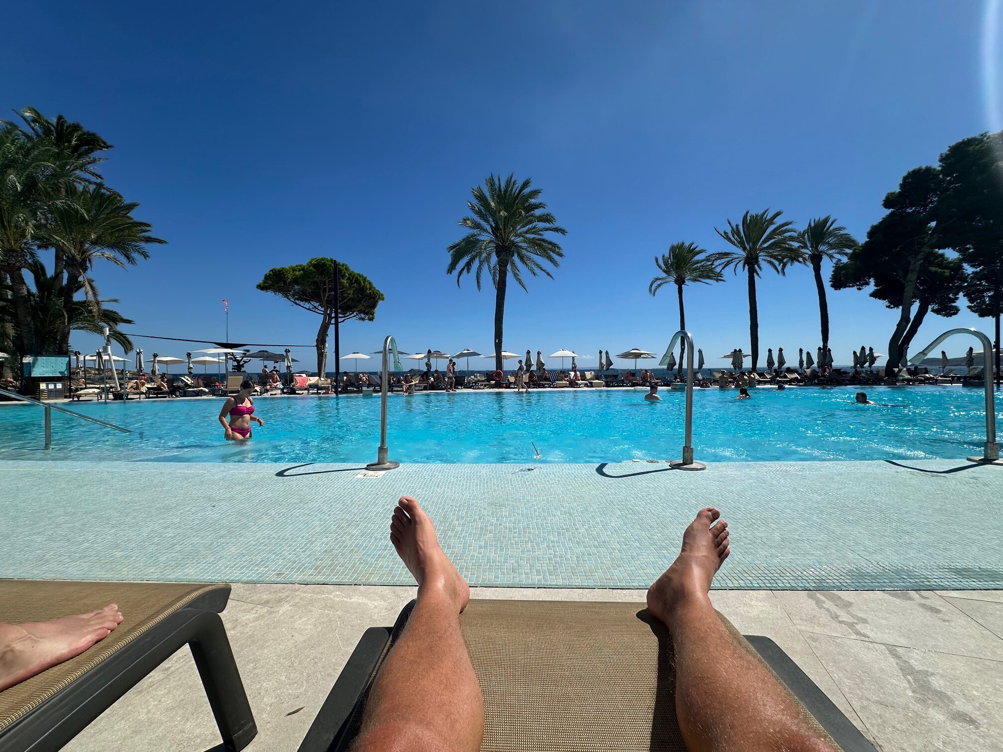 The Ibiza Twiins-泳池