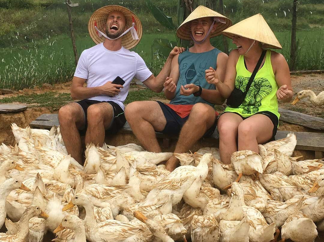 Dong Du Village Lakeside Farm Stay-Nghia Thuan必去景点