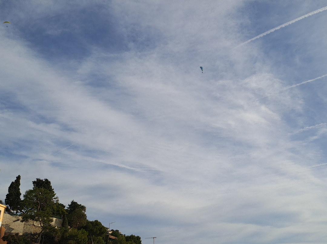 Azur Parapente-罗克布伦第马丁必去景点