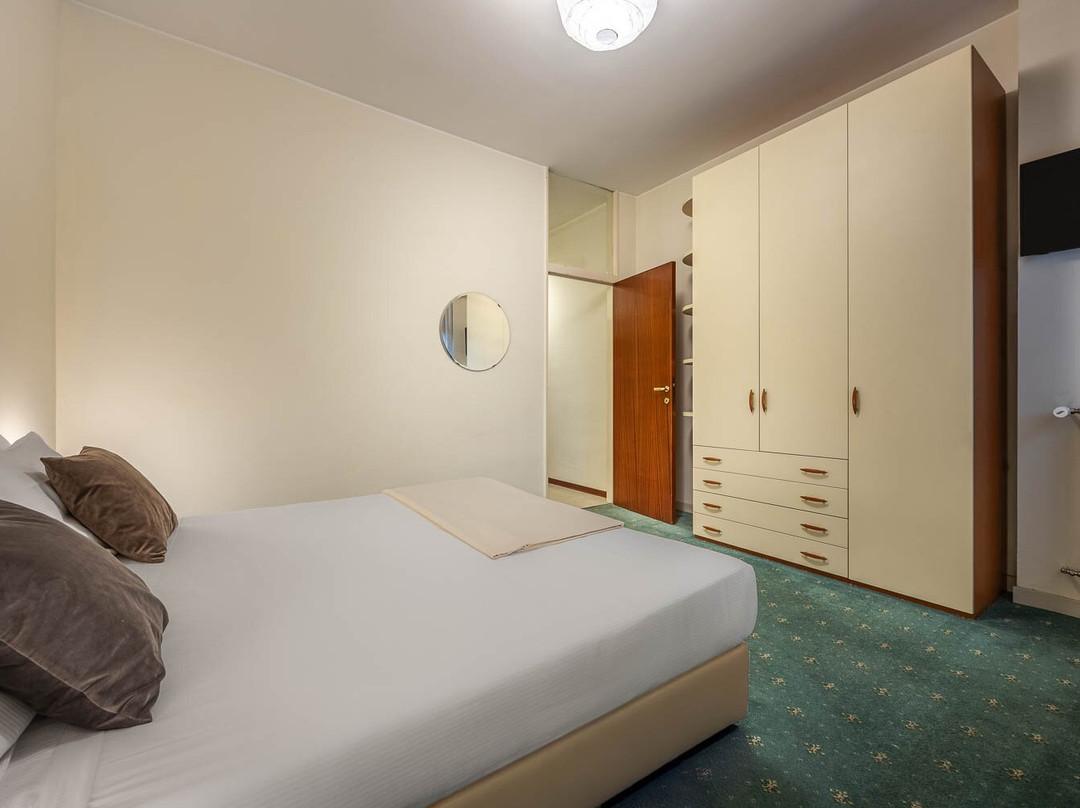 米兰欧尔纳维廖河畔特雷扎诺 IH 饭店主图