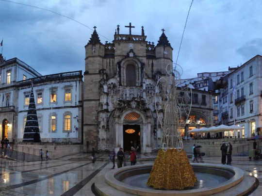 Praça Oito de Maio-科英布拉区必去景点