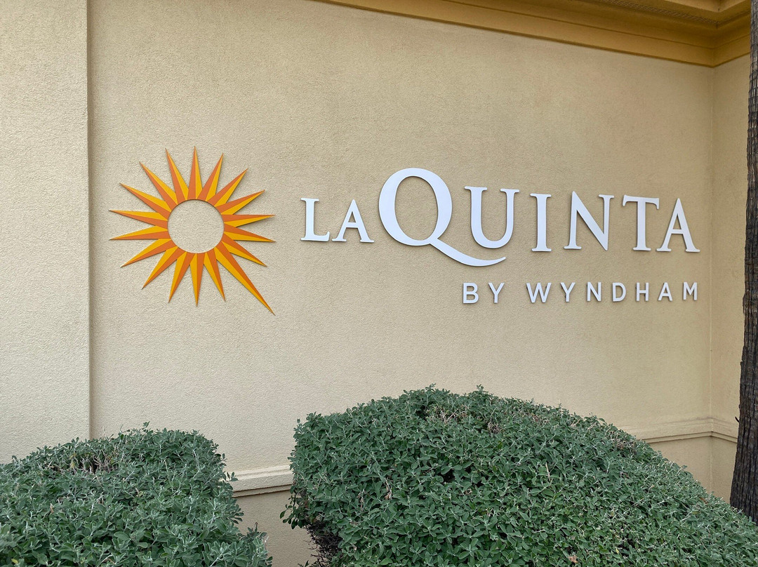 凤凰城西皮奥里亚拉昆塔温德姆套房酒店主图