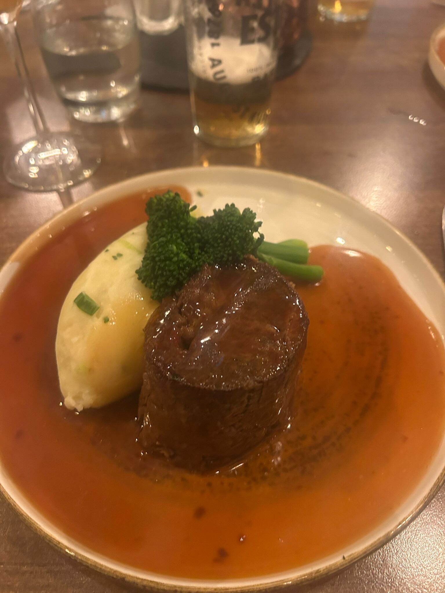 The Melbreak Hotel-官方