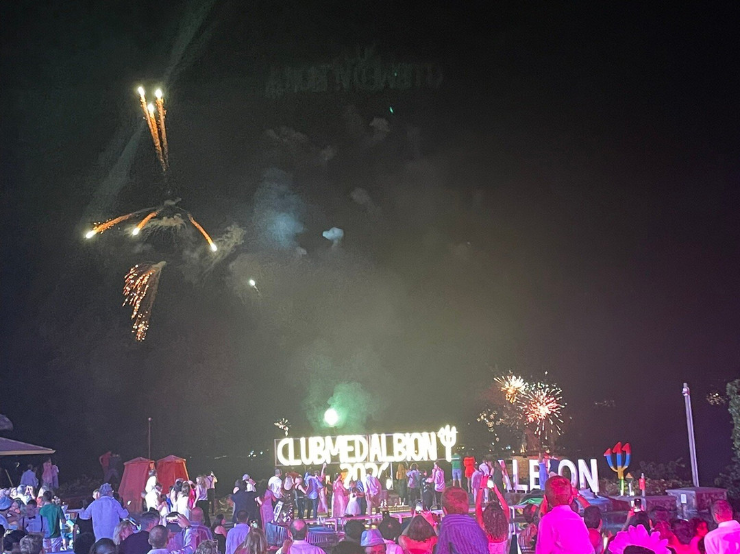 爱必浓毛里求斯度假村酒店主图