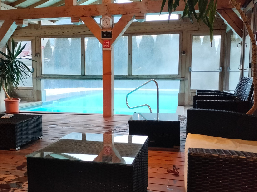 莫里永咖啡酒店主图