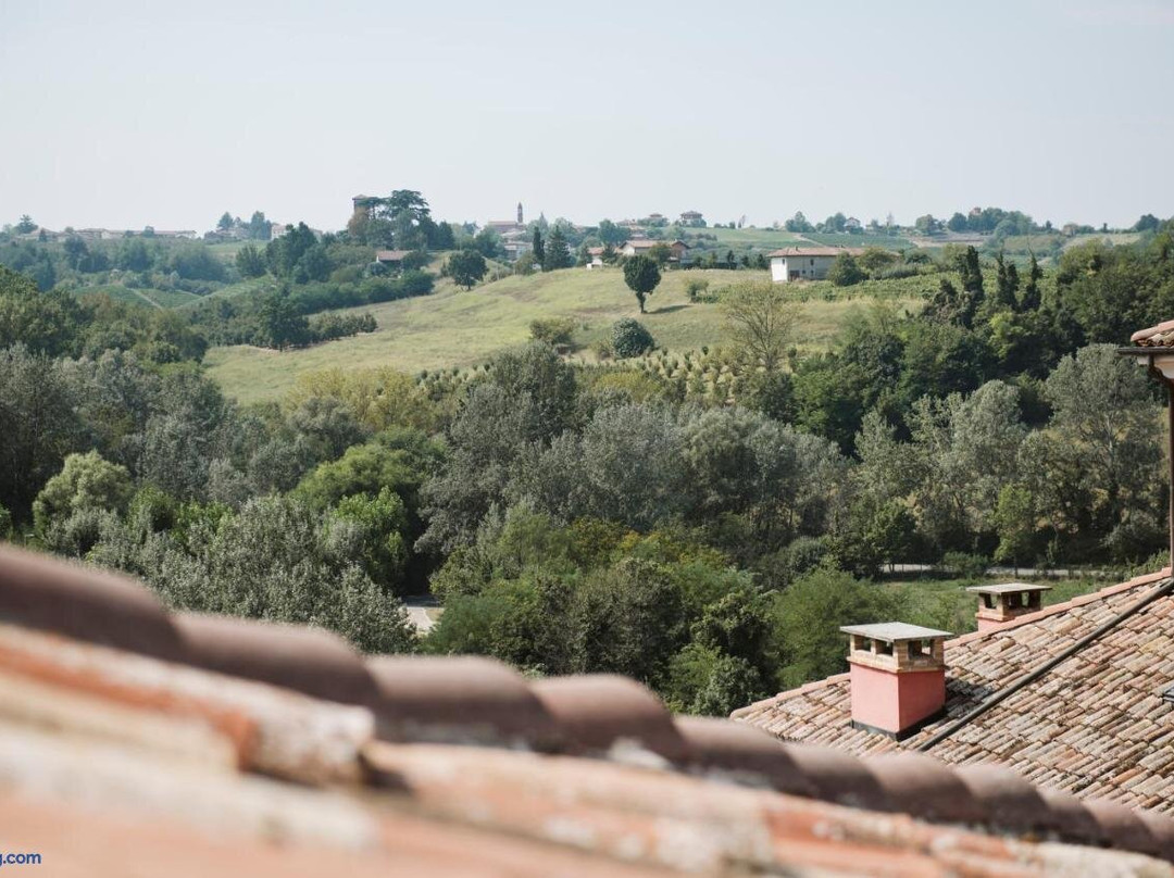 Vicolo Al Castello - Langhe E Monferrato Suites